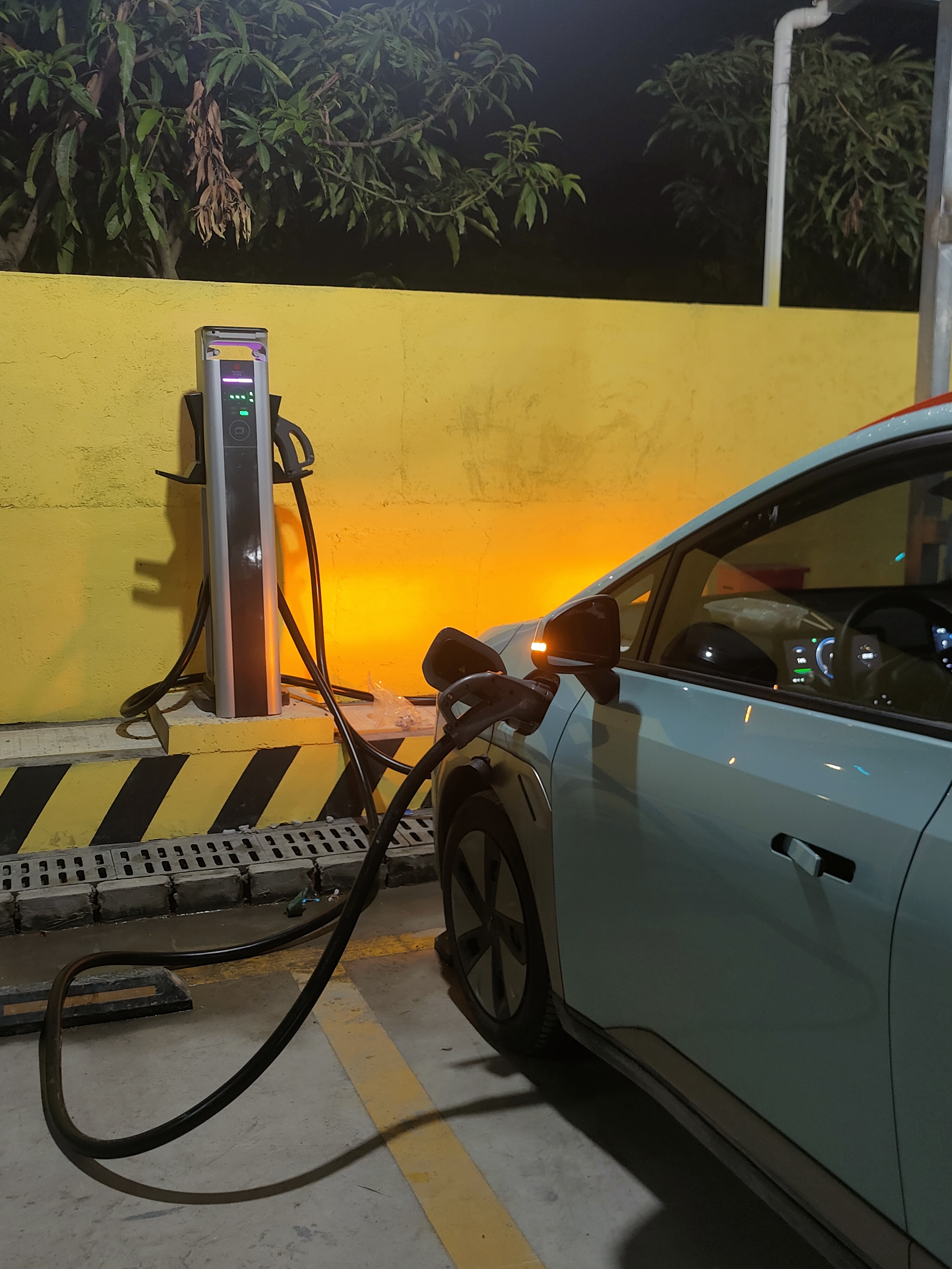 利华能源科技（东莞）有限公司新装SCB14-2500kVA配电安装及充电桩工程